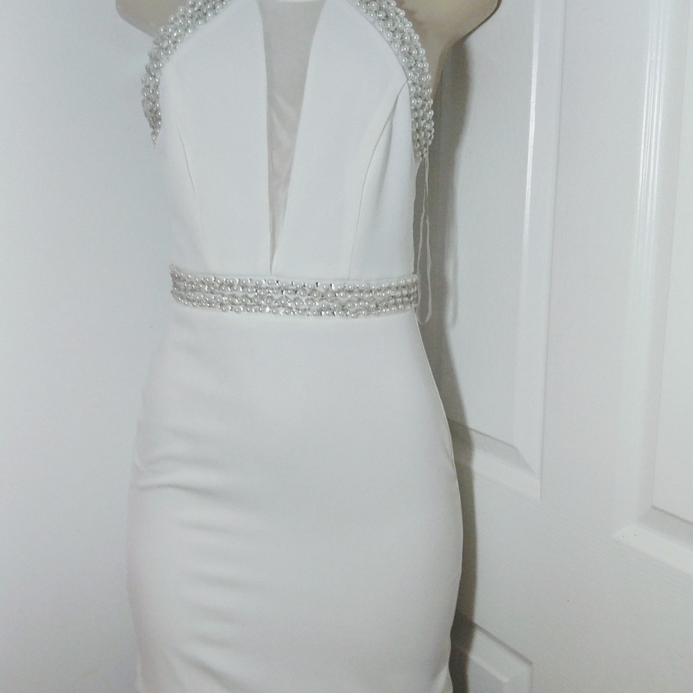 Teeze me .Ivory sleeveless dress